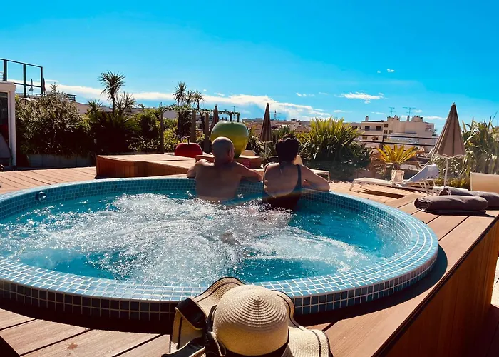 Best Western Premier Le Patio des Artistes Wellness Jacuzzi